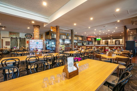 Nightcap At Wanneroo Tavern - QLD Tourism 31