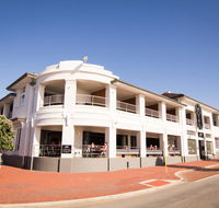 Cottesloe Beach Hotel - Queensland Tourism