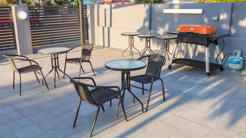 Batavia Apartments - QLD Tourism 3
