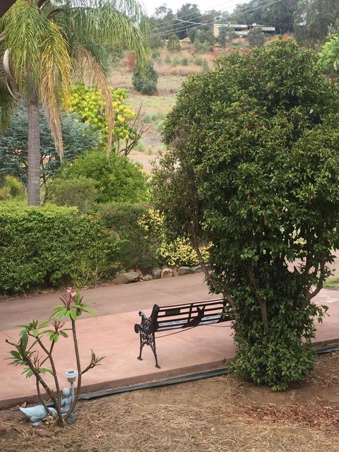 Bright & Beautiful Home On The Hills! - QLD Tourism 28