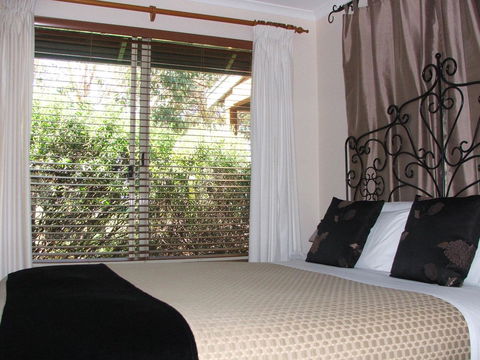 Celestine Retreat - QLD Tourism 8