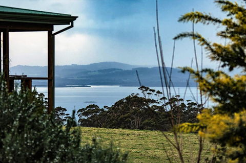 Celestine Retreat - QLD Tourism 1