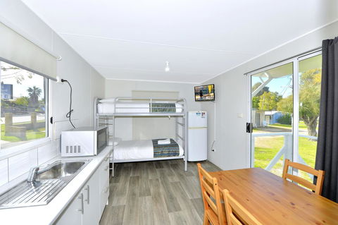 Mandurah Coastal Holiday Park - Queensland Tourism 17