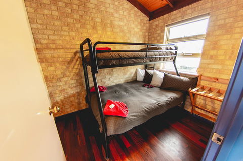 Esperance Foreshore Apartments - QLD Tourism 39