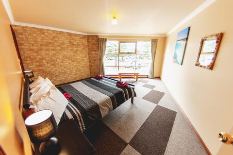 Esperance Foreshore Apartments - QLD Tourism 12