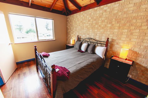 Esperance Foreshore Apartments - QLD Tourism 40