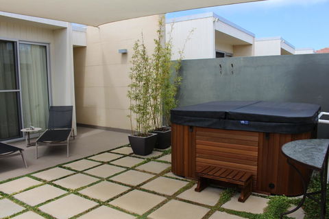 Alouarn Apartments - Queensland Tourism 2