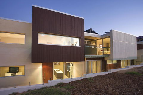 Alouarn Apartments - Queensland Tourism 1
