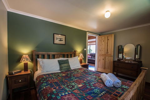 Cape Howe Cottages - QLD Tourism 24