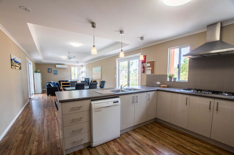 Cape Howe Cottages - QLD Tourism 43