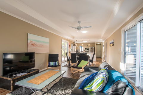 Cape Howe Cottages - QLD Tourism 7