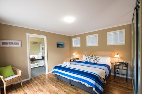 Cape Howe Cottages - QLD Tourism 40