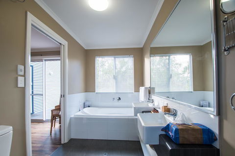 Cape Howe Cottages - QLD Tourism 36