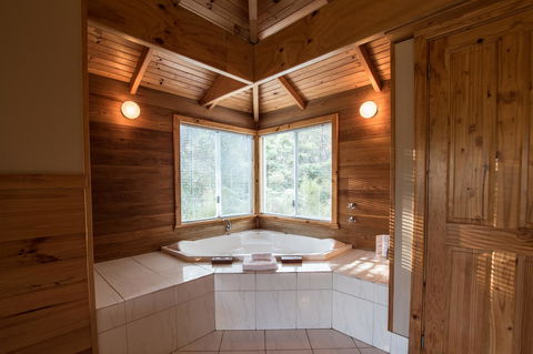 Cape Howe Cottages - QLD Tourism 10