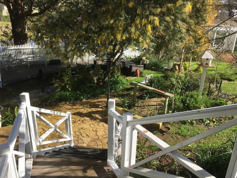 Applegate Lane Chalet - QLD Tourism 18