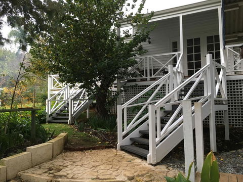 Applegate Lane Chalet - QLD Tourism 5
