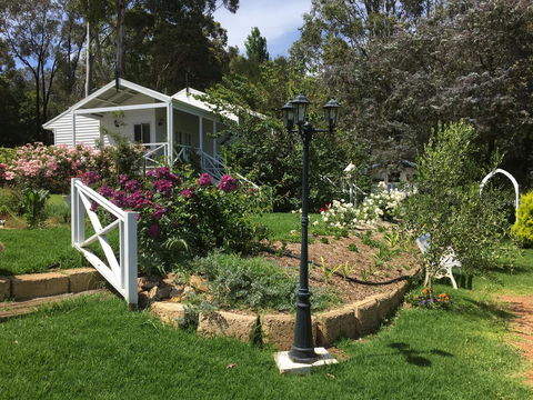 Applegate Lane Chalet - QLD Tourism 4