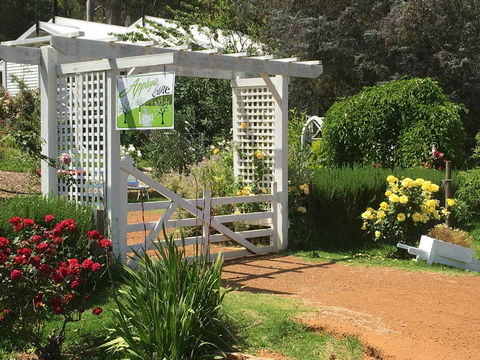 Applegate Lane Chalet - QLD Tourism 3