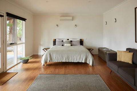 Margaret River Retreat - Queensland Tourism 13