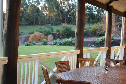 The Farmhouse - QLD Tourism 12