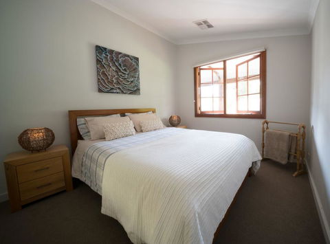 The Farmhouse - QLD Tourism 6