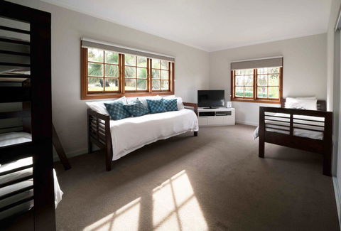 The Farmhouse - QLD Tourism 10