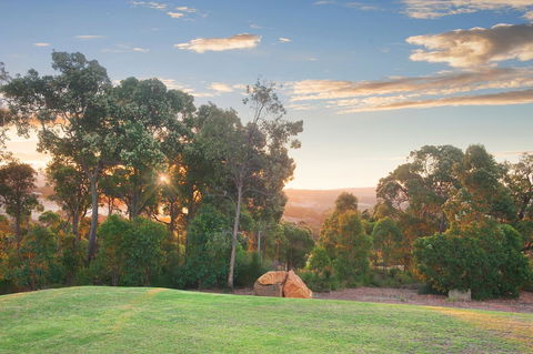 The Farmhouse - QLD Tourism 3
