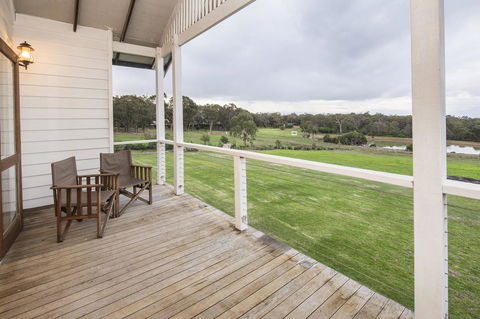 Buxton Thomas - QLD Tourism 0