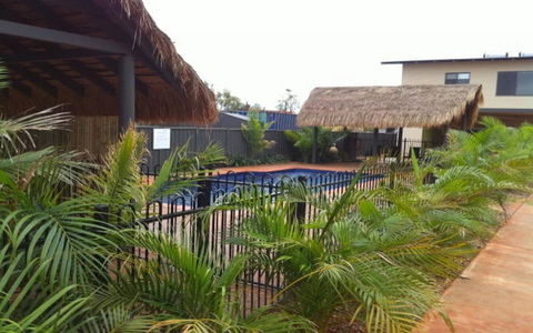 Breezes Apartments - Queensland Tourism 7
