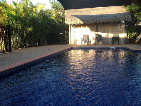 Breezes Apartments - Queensland Tourism 1
