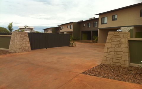 Breezes Apartments - Queensland Tourism 6