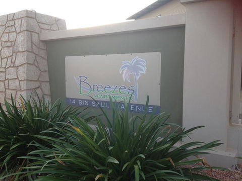 Breezes Apartments - Queensland Tourism 13