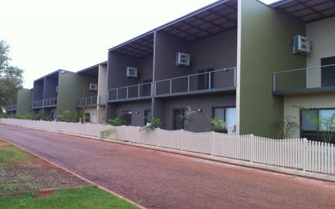 Breezes Apartments - Queensland Tourism 12