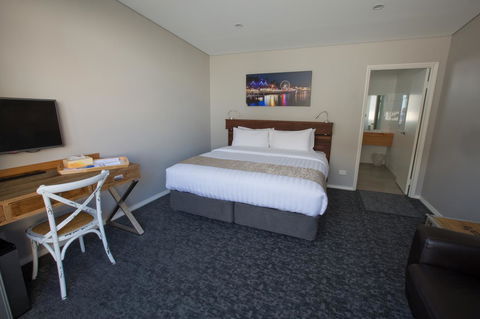 Fremantle Boutique Accommodation - Maand Up - Queensland Tourism 24