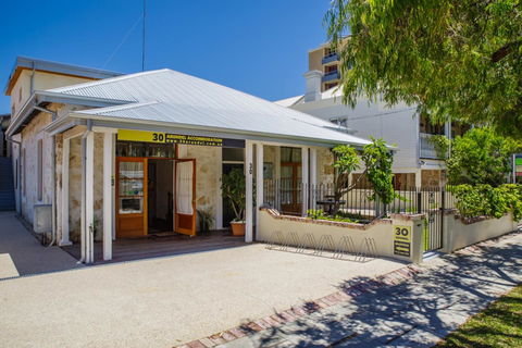 Fremantle Boutique Accommodation - Maand Up - Queensland Tourism 6