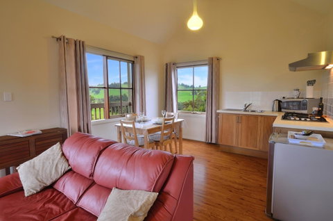 Balingup Highview Chalets - Queensland Tourism 4