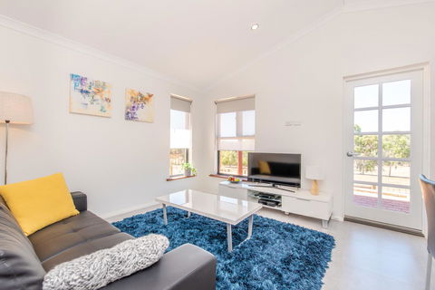 'Bindoon Valley Escape' Cottage - Queensland Tourism 0