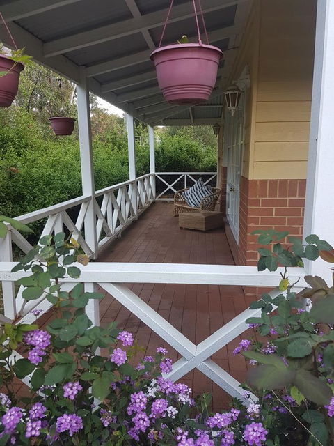 Two Sisters Chalets - QLD Tourism 10
