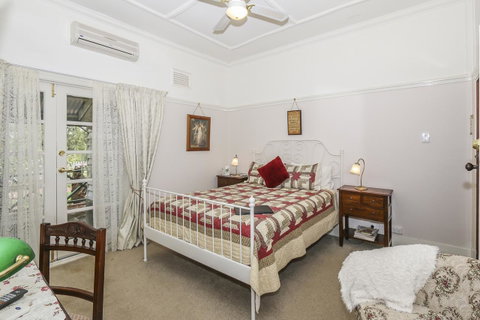 Rosebridge House Bed & Breakfast Adult Retreat - QLD Tourism 24