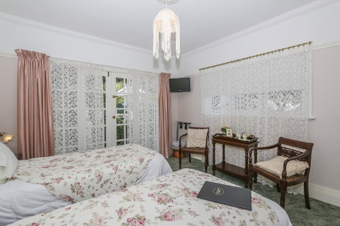 Rosebridge House Bed & Breakfast Adult Retreat - QLD Tourism 18