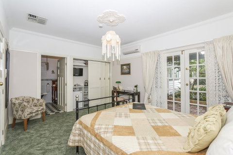 Rosebridge House Bed & Breakfast Adult Retreat - QLD Tourism 13