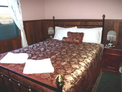 Pemberton Old Picture Theatre Holiday Apartments - Queensland Tourism 24