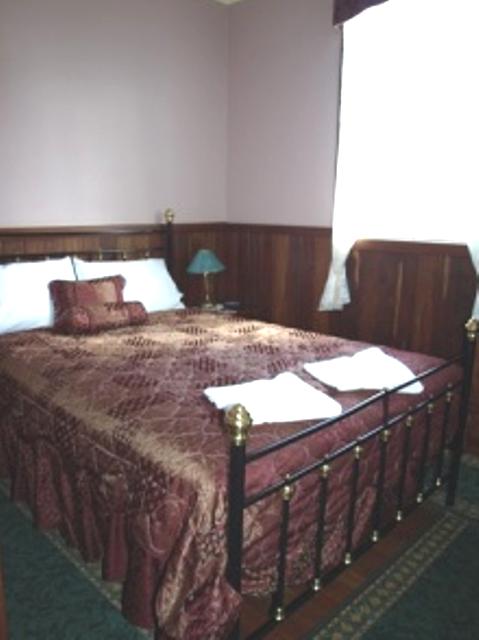 Pemberton Old Picture Theatre Holiday Apartments - Queensland Tourism 16