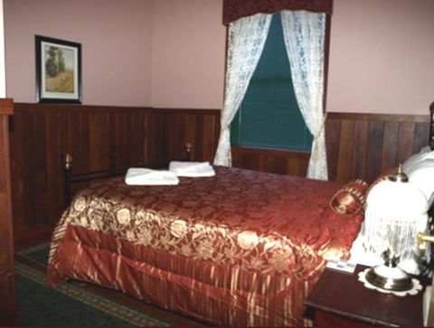 Pemberton Old Picture Theatre Holiday Apartments - Queensland Tourism 26