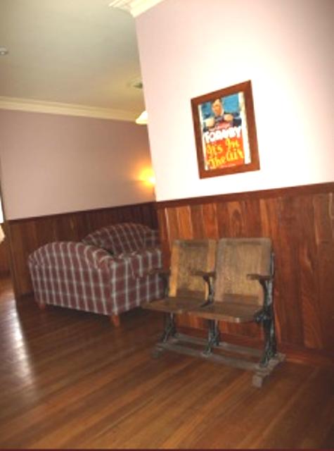 Pemberton Old Picture Theatre Holiday Apartments - Queensland Tourism 23