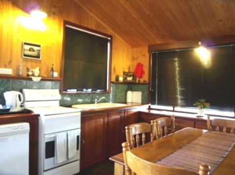 Pemberton Old Picture Theatre Holiday Apartments - Queensland Tourism 18