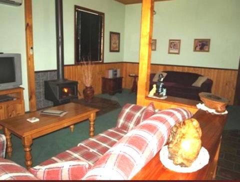 Pemberton Old Picture Theatre Holiday Apartments - Queensland Tourism 21