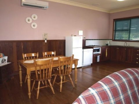 Pemberton Old Picture Theatre Holiday Apartments - Queensland Tourism 34