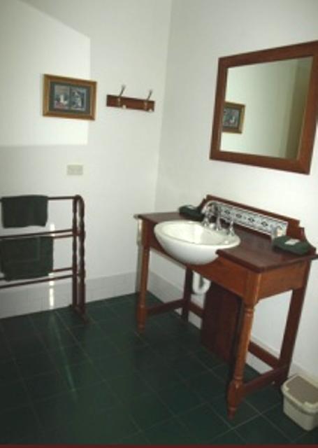 Pemberton Old Picture Theatre Holiday Apartments - Queensland Tourism 13