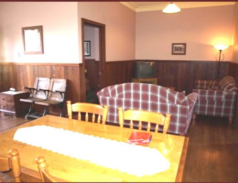 Pemberton Old Picture Theatre Holiday Apartments - Queensland Tourism 35
